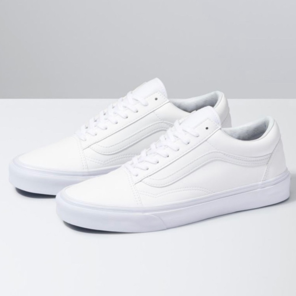 SOLD ON FACEBOOK Classic Tumble Old Skool Vans